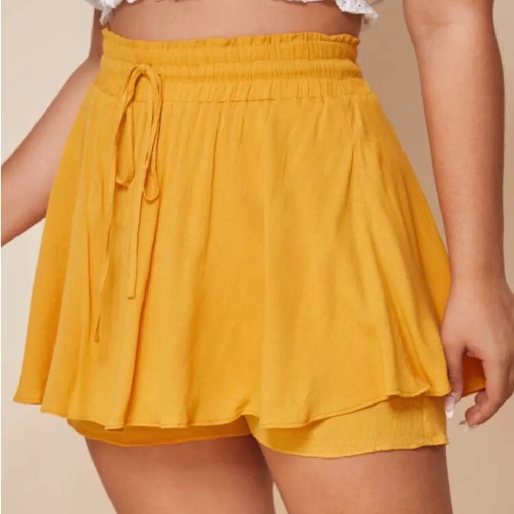 NEW•2X•Mellow Yellow Drawstring Layered Shorts - Picture 3 of 12